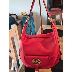 Michael Kors Bedford Hobo Bag Coral Pink Pebbled Leather Gold Logo Medallion